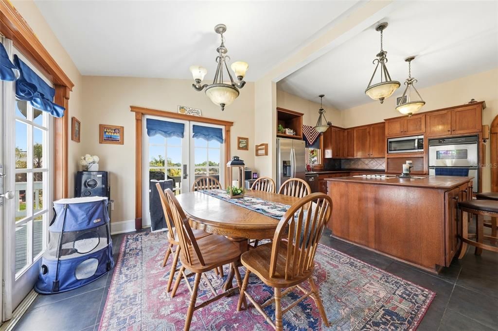 En Venta: $624,900 (4 camas, 3 baños, 2520 Pies cuadrados)