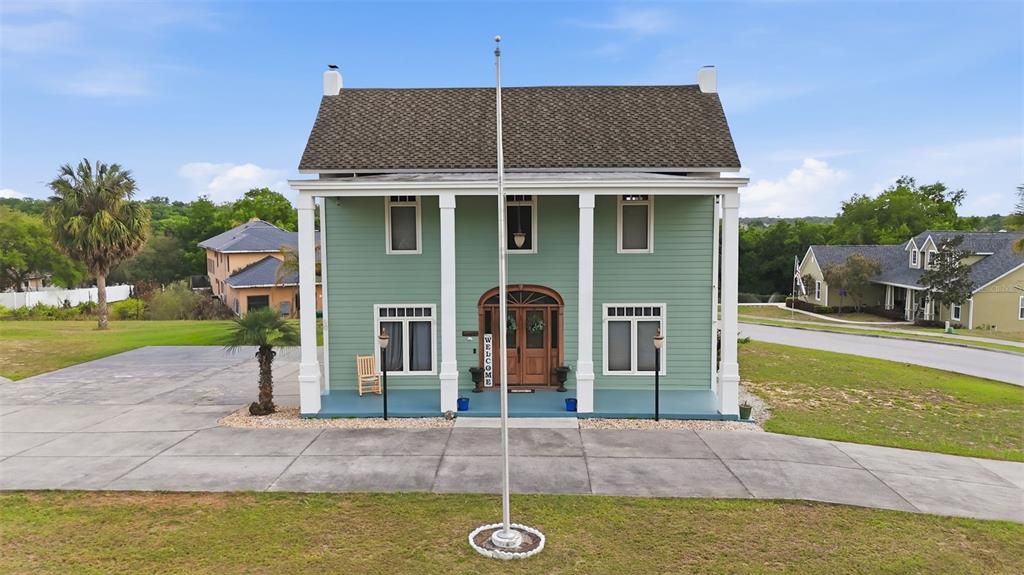 En Venta: $624,900 (4 camas, 3 baños, 2520 Pies cuadrados)