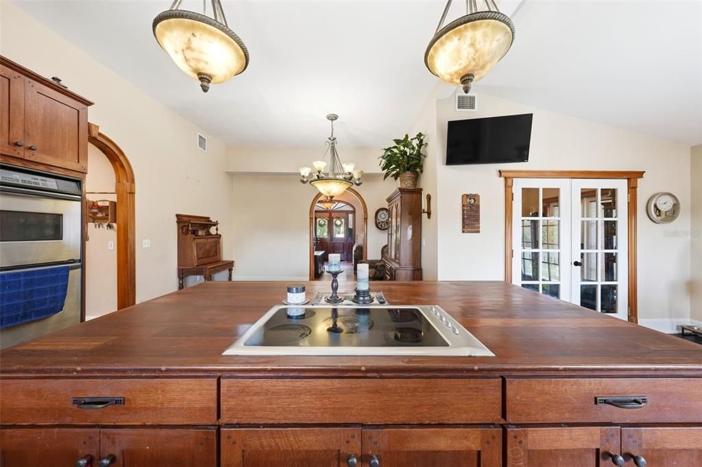 En Venta: $624,900 (4 camas, 3 baños, 2520 Pies cuadrados)