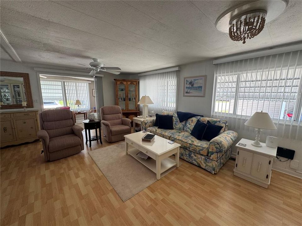 En Venta: $158,000 (2 camas, 2 baños, 960 Pies cuadrados)