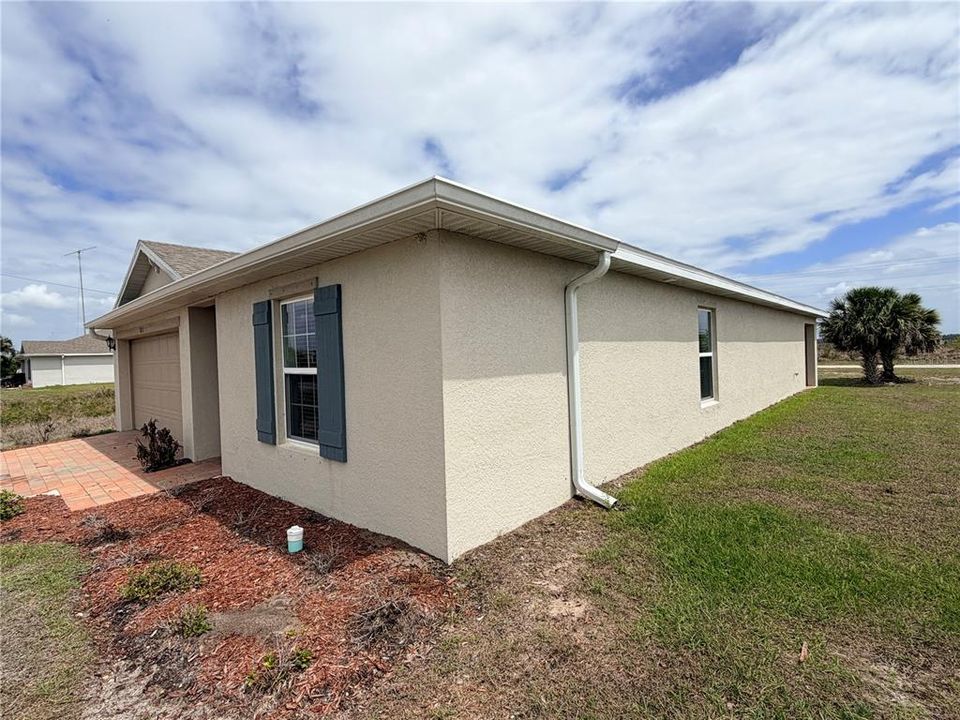 For Rent: $2,000 (4 beds, 2 baths, 1485 Square Feet)
