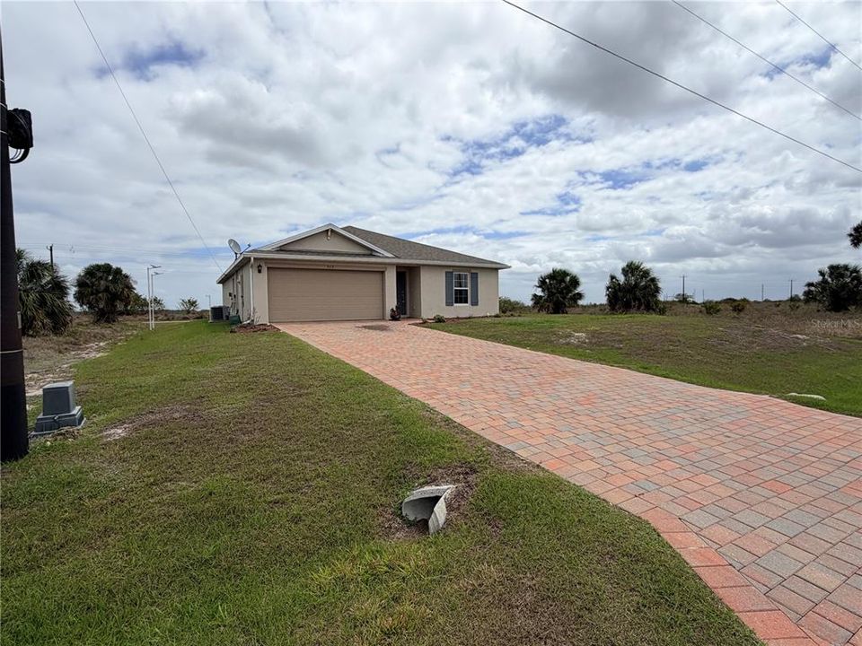 For Rent: $2,000 (4 beds, 2 baths, 1485 Square Feet)
