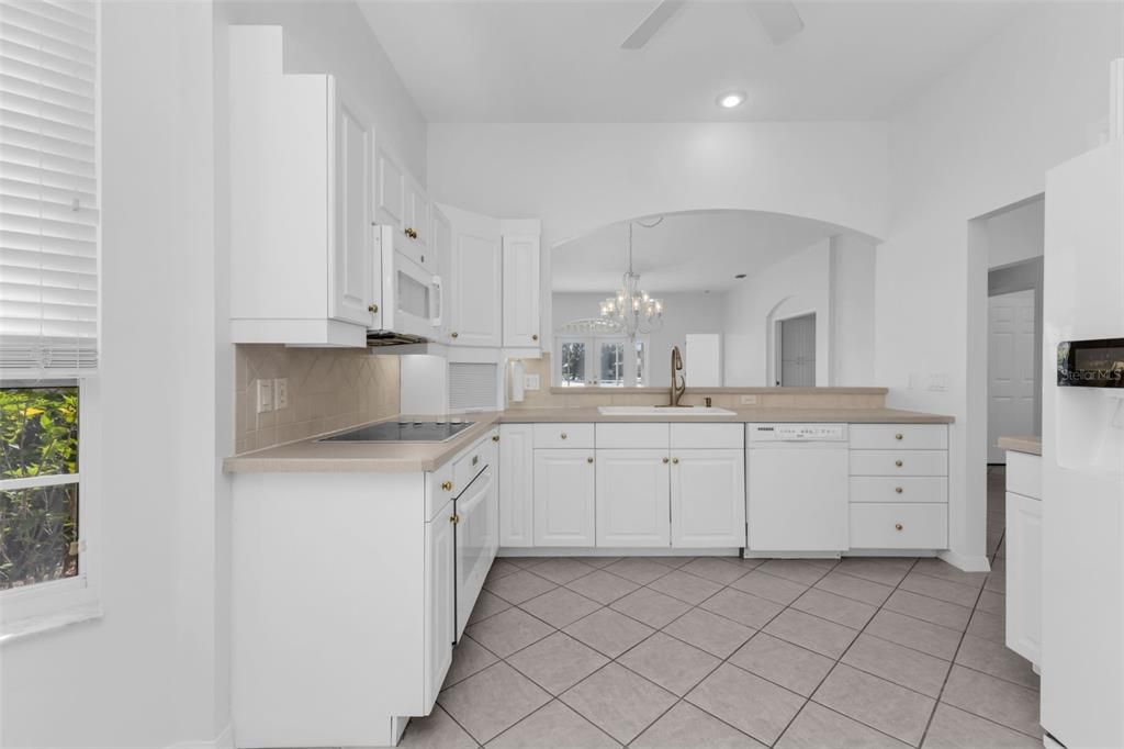 Activo con contrato: $329,900 (2 camas, 2 baños, 1835 Pies cuadrados)