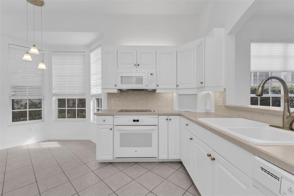 Activo con contrato: $329,900 (2 camas, 2 baños, 1835 Pies cuadrados)