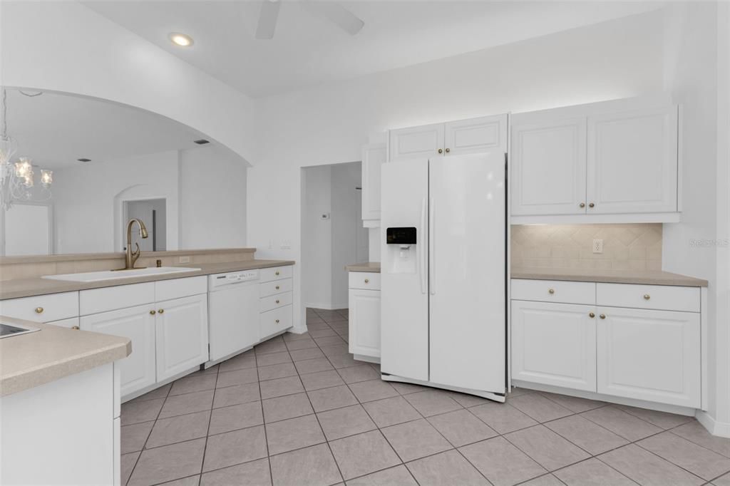 Activo con contrato: $329,900 (2 camas, 2 baños, 1835 Pies cuadrados)