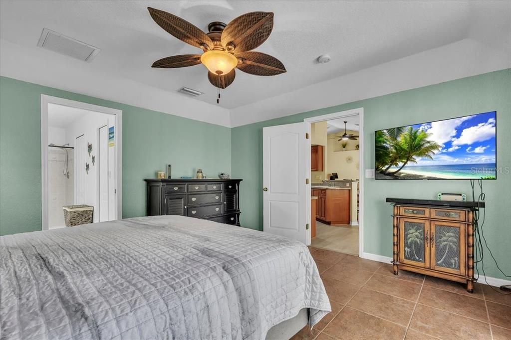 Active With Contract: $350,000 (3 beds, 2 baths, 1757 Square Feet)