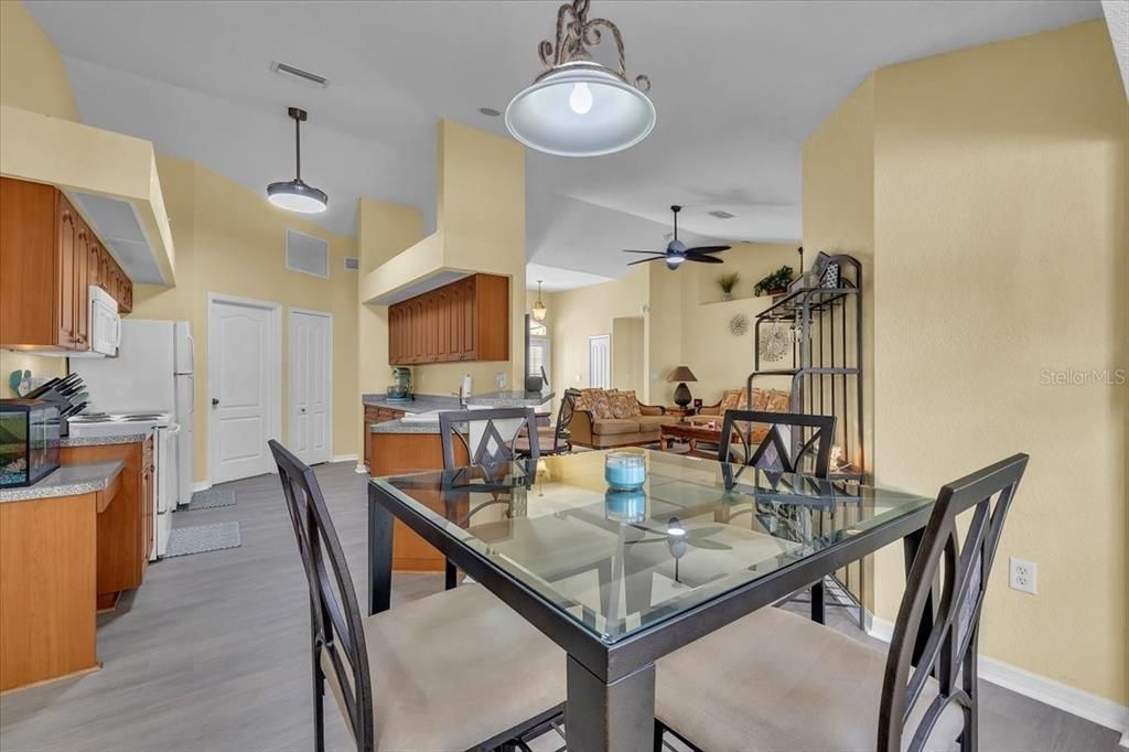 Active With Contract: $350,000 (3 beds, 2 baths, 1757 Square Feet)