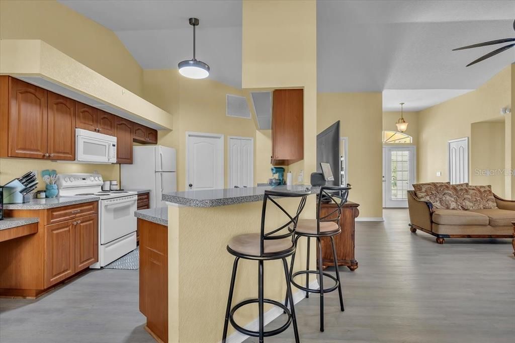 Active With Contract: $350,000 (3 beds, 2 baths, 1757 Square Feet)