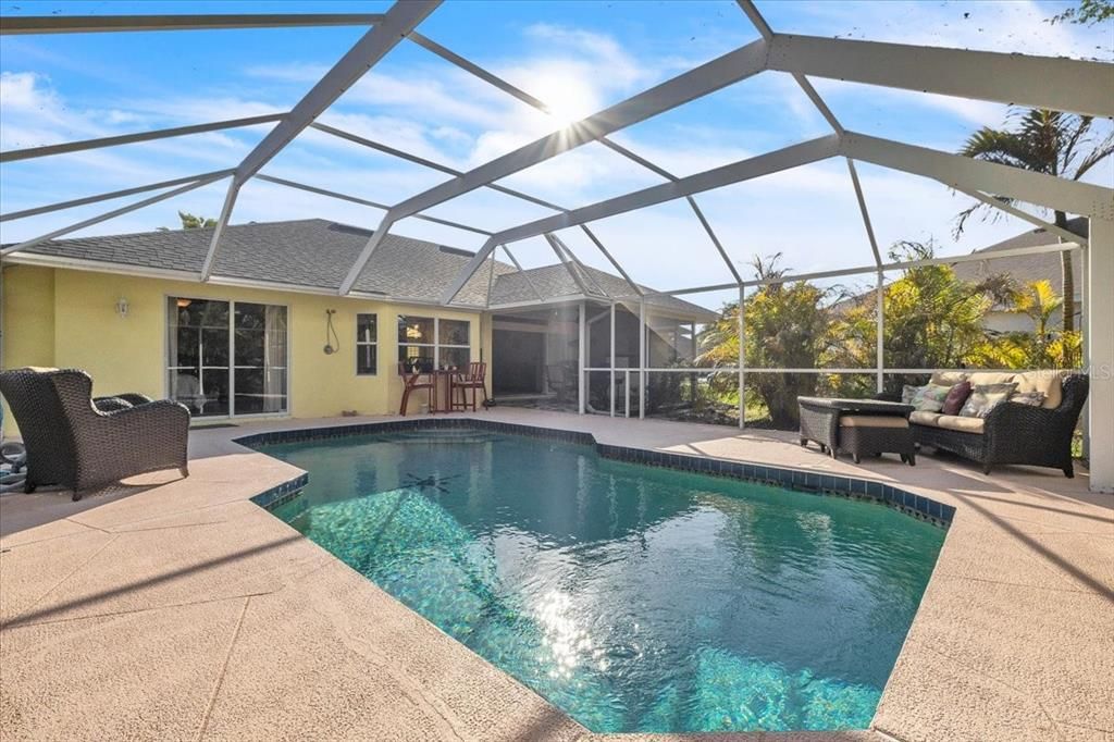 Active With Contract: $350,000 (3 beds, 2 baths, 1757 Square Feet)
