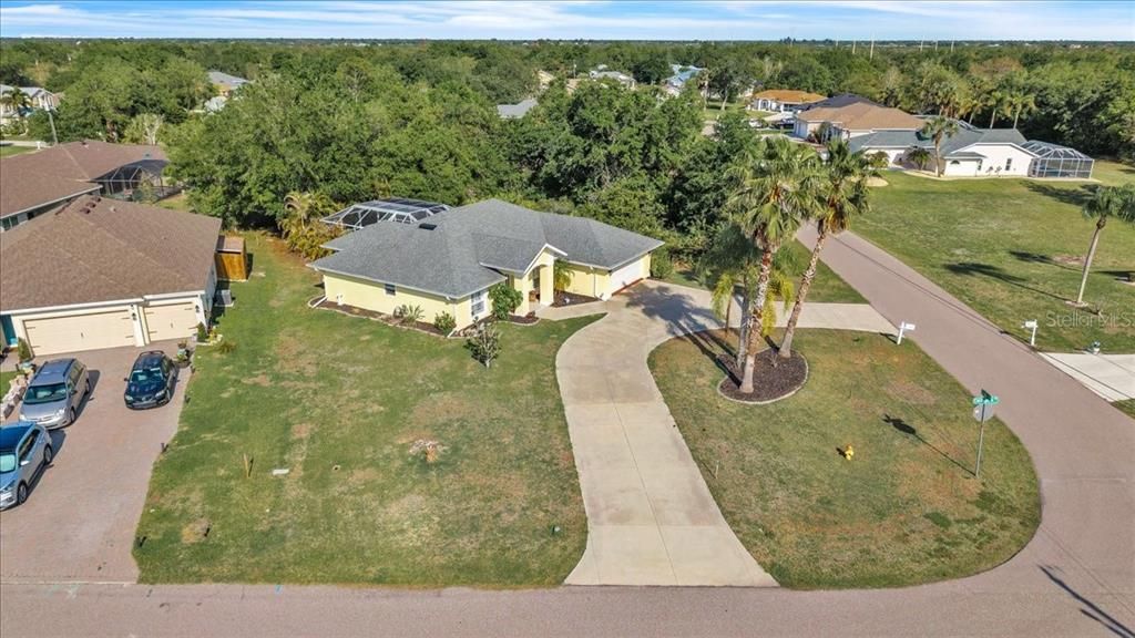 Active With Contract: $350,000 (3 beds, 2 baths, 1757 Square Feet)