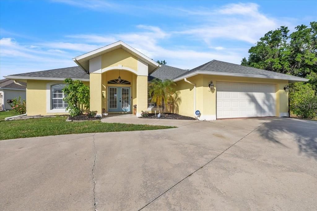 Active With Contract: $350,000 (3 beds, 2 baths, 1757 Square Feet)