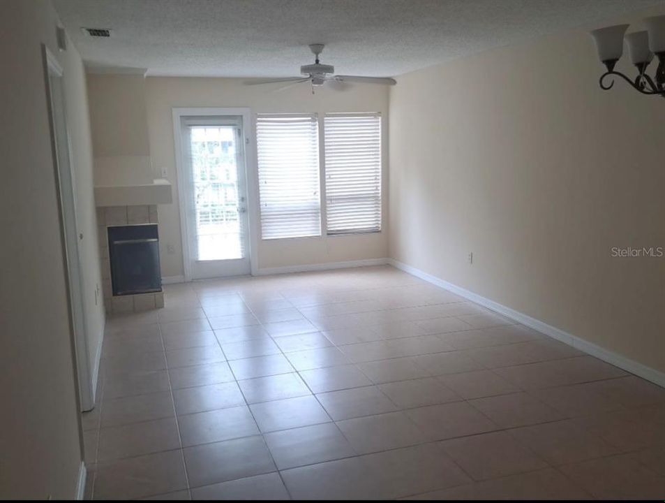 En Venta: $189,900 (2 camas, 2 baños, 874 Pies cuadrados)