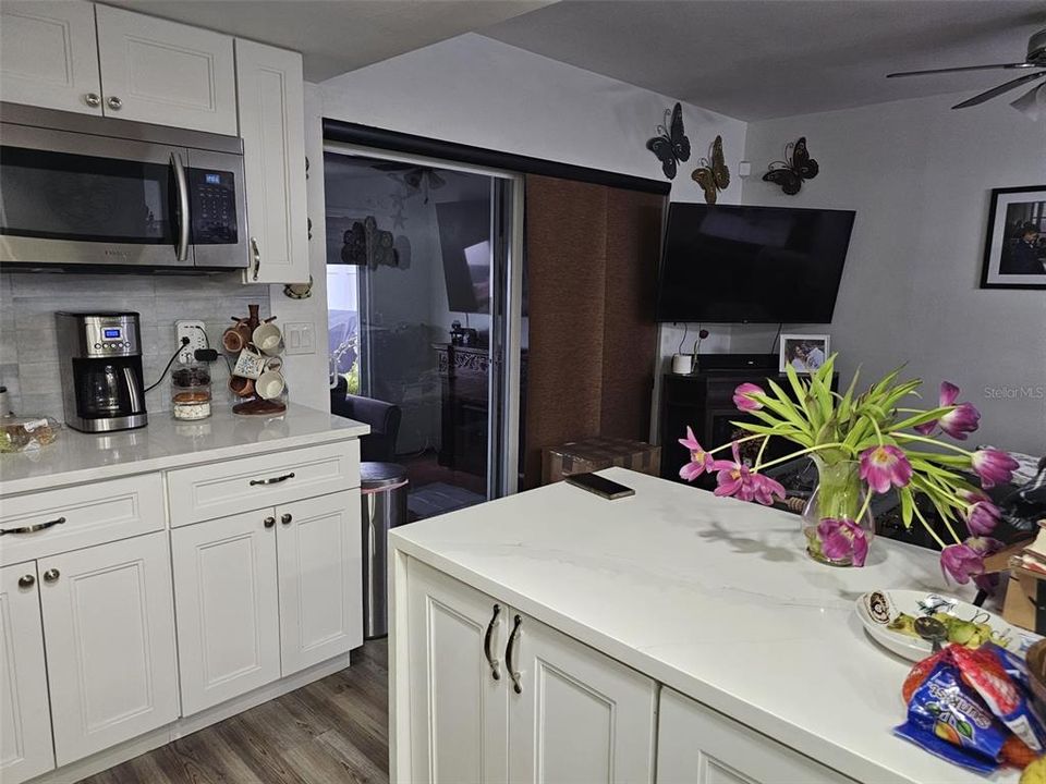 Activo con contrato: $390,000 (3 camas, 2 baños, 1400 Pies cuadrados)