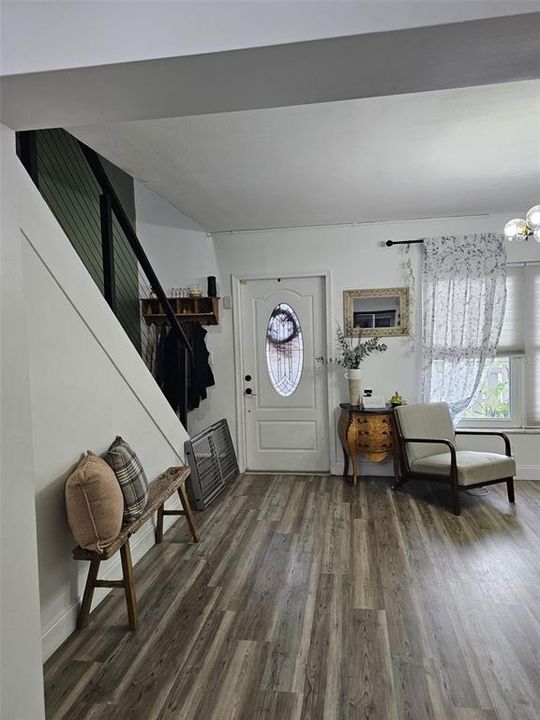 Activo con contrato: $390,000 (3 camas, 2 baños, 1400 Pies cuadrados)