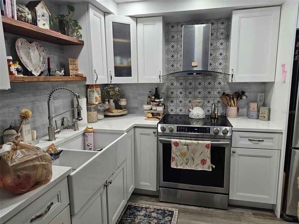 Activo con contrato: $390,000 (3 camas, 2 baños, 1400 Pies cuadrados)