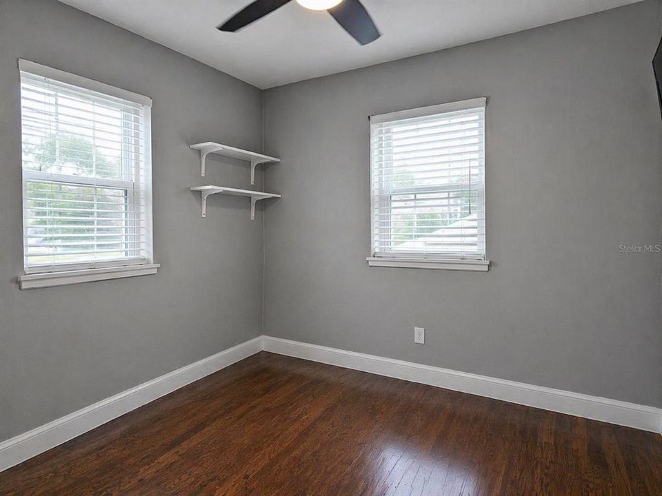 Activo con contrato: $390,000 (3 camas, 2 baños, 1400 Pies cuadrados)