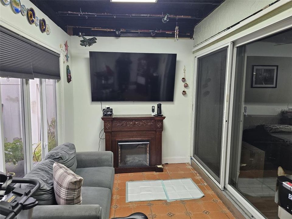 Activo con contrato: $390,000 (3 camas, 2 baños, 1400 Pies cuadrados)