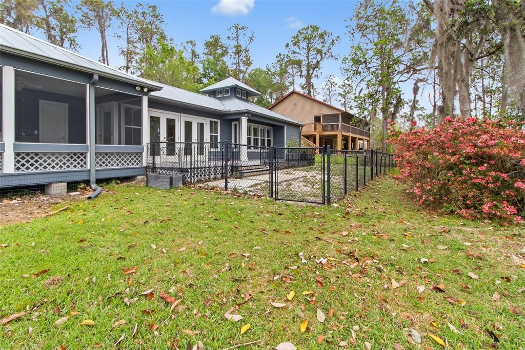 For Sale: $425,000 (2 beds, 2 baths, 1987 Square Feet)