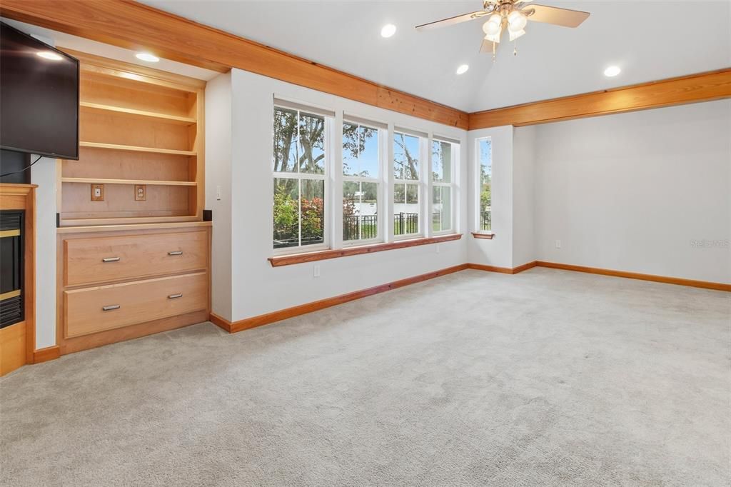 For Sale: $425,000 (2 beds, 2 baths, 1987 Square Feet)