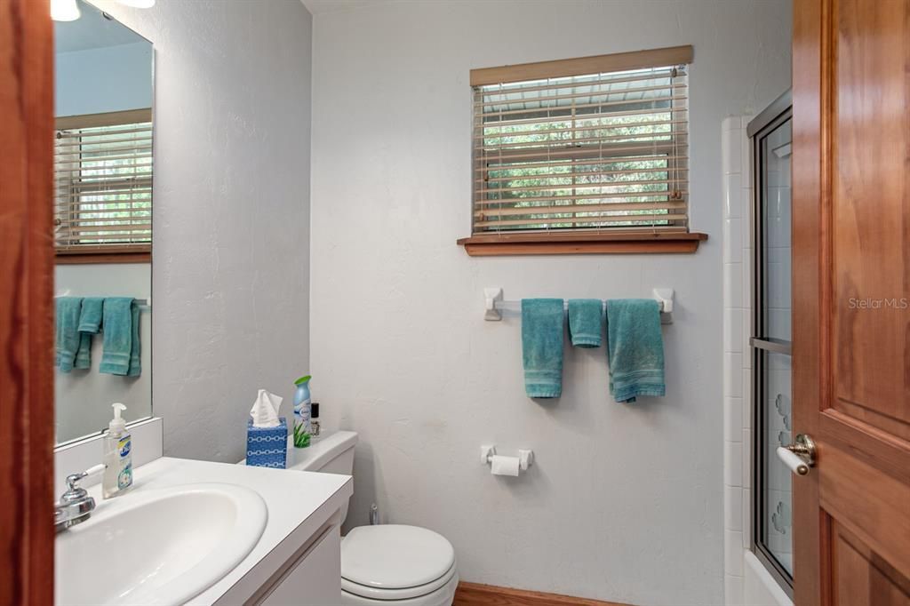 For Sale: $425,000 (2 beds, 2 baths, 1987 Square Feet)