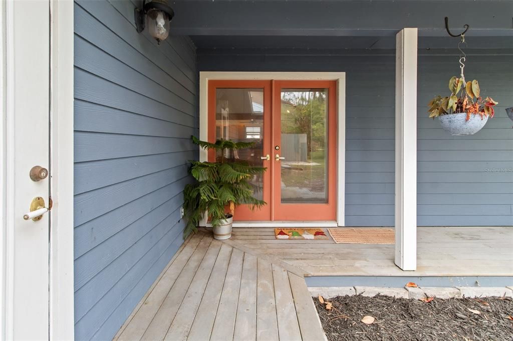 For Sale: $425,000 (2 beds, 2 baths, 1987 Square Feet)