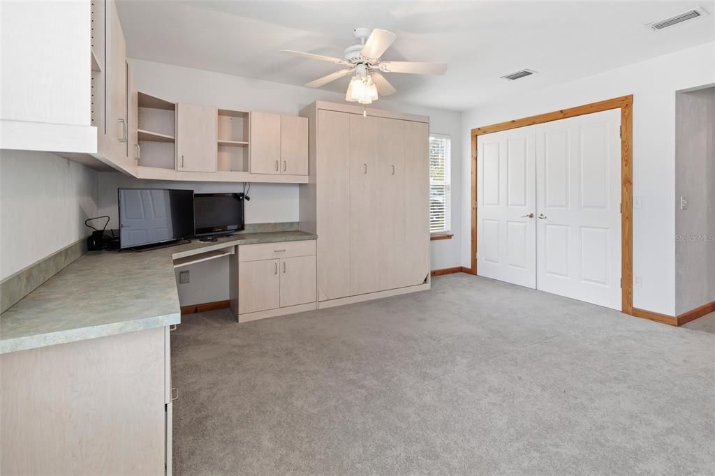 For Sale: $425,000 (2 beds, 2 baths, 1987 Square Feet)