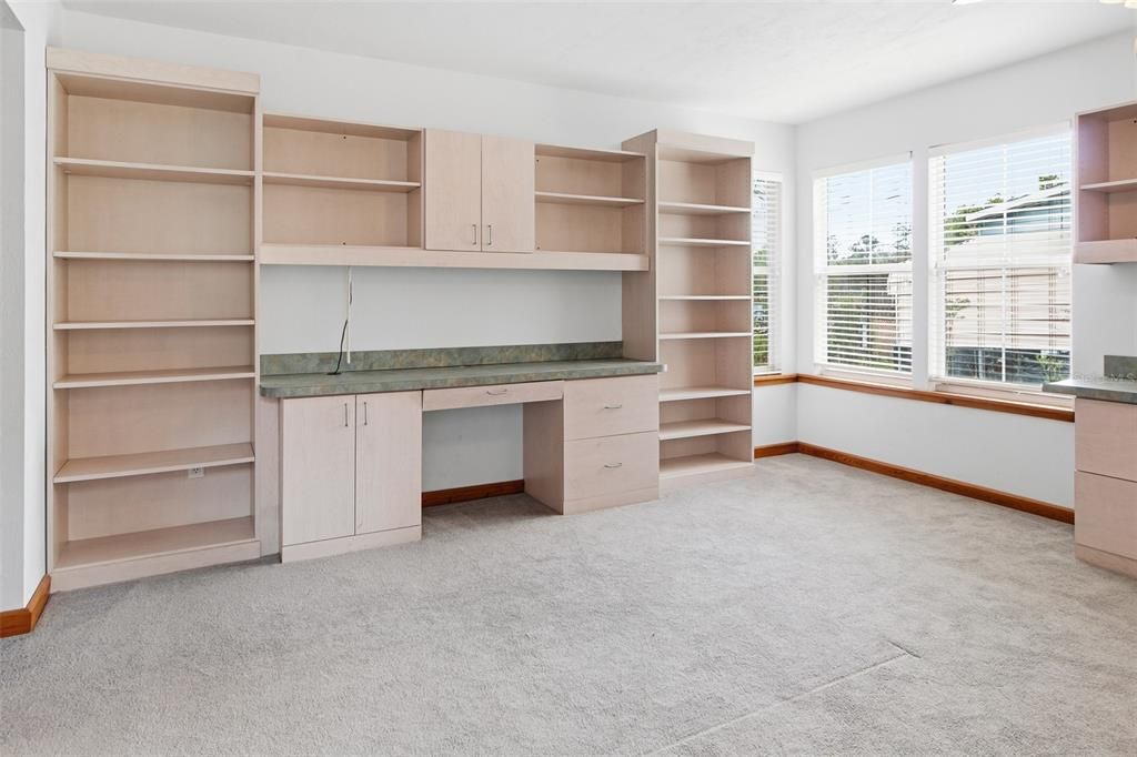 For Sale: $425,000 (2 beds, 2 baths, 1987 Square Feet)