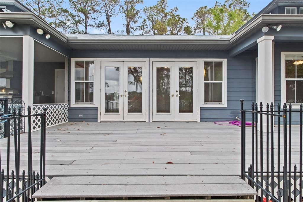 For Sale: $425,000 (2 beds, 2 baths, 1987 Square Feet)