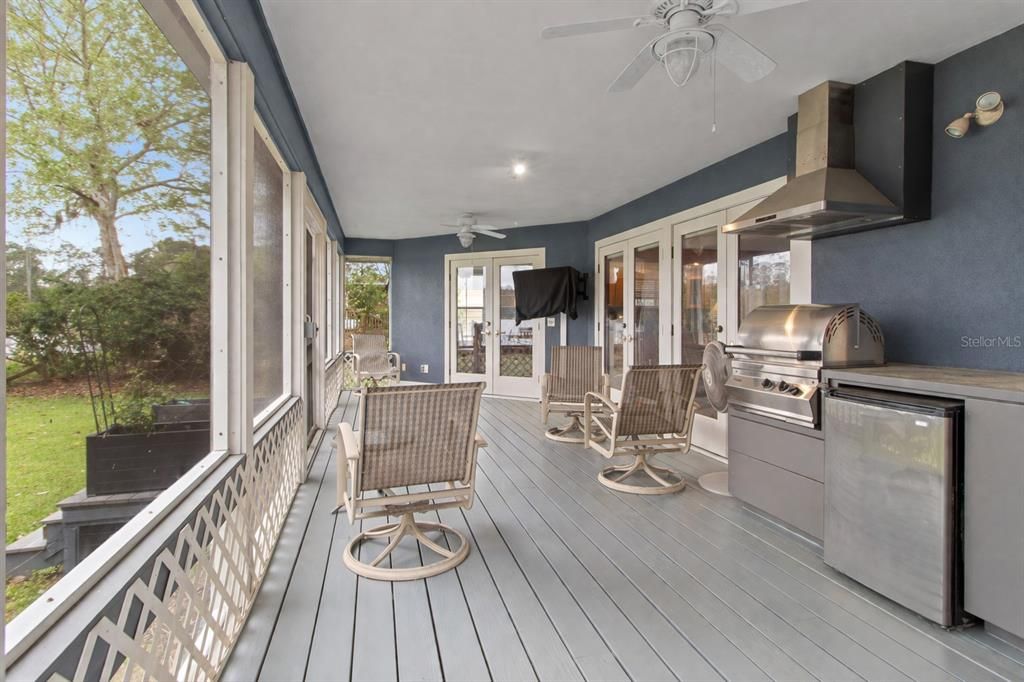 For Sale: $425,000 (2 beds, 2 baths, 1987 Square Feet)