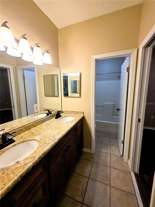 En Venta: $224,900 (3 camas, 3 baños, 1629 Pies cuadrados)