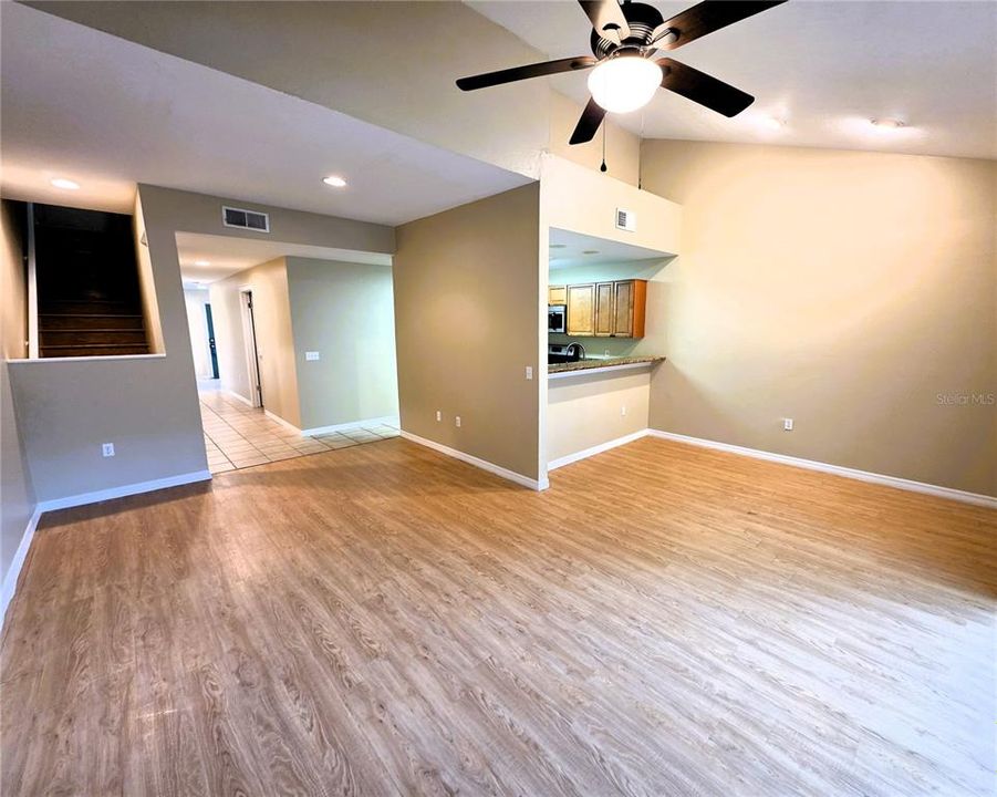 En Venta: $224,900 (3 camas, 3 baños, 1629 Pies cuadrados)