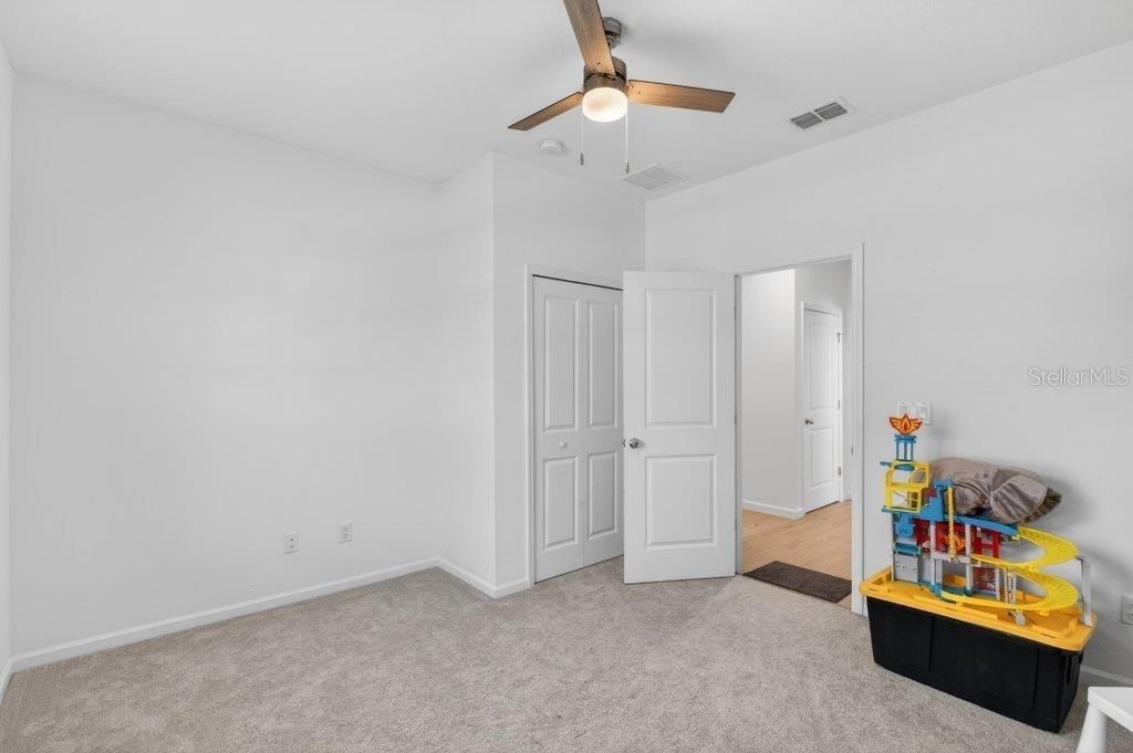 En Venta: $447,500 (4 camas, 3 baños, 2027 Pies cuadrados)