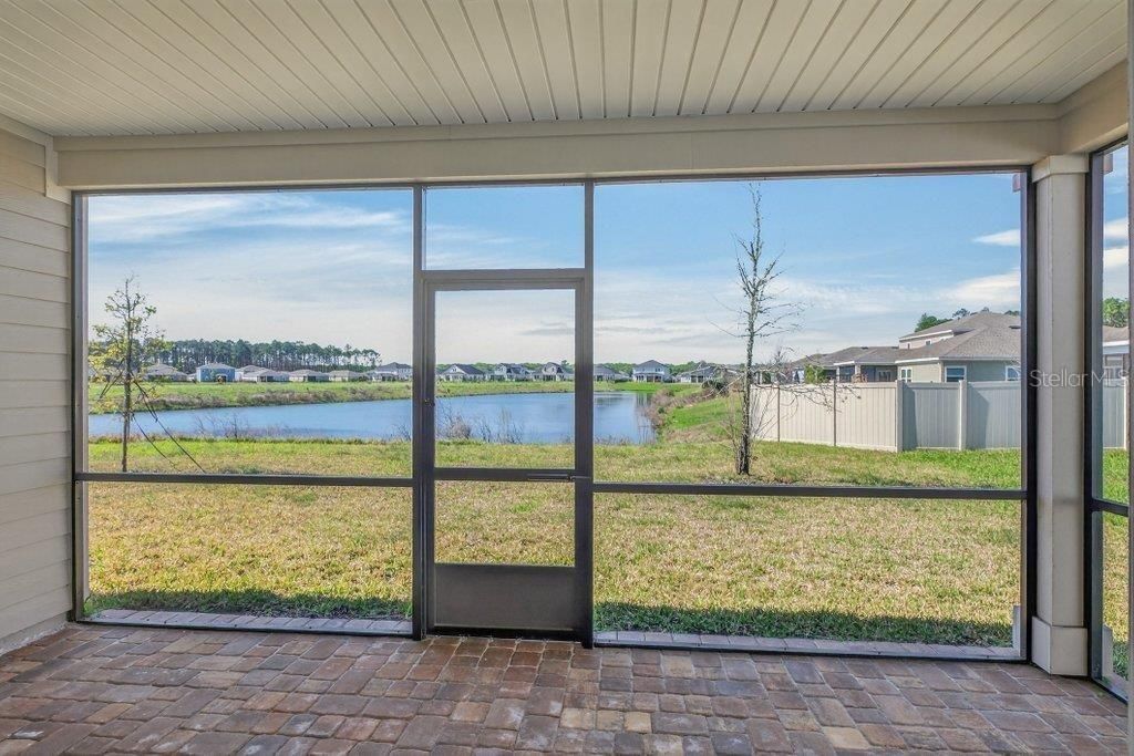 En Venta: $447,500 (4 camas, 3 baños, 2027 Pies cuadrados)