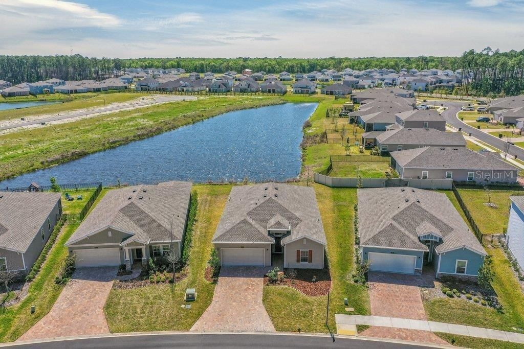 En Venta: $447,500 (4 camas, 3 baños, 2027 Pies cuadrados)