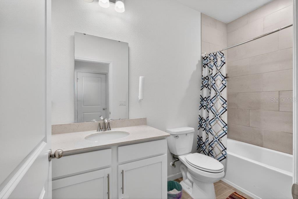 En Venta: $447,500 (4 camas, 3 baños, 2027 Pies cuadrados)