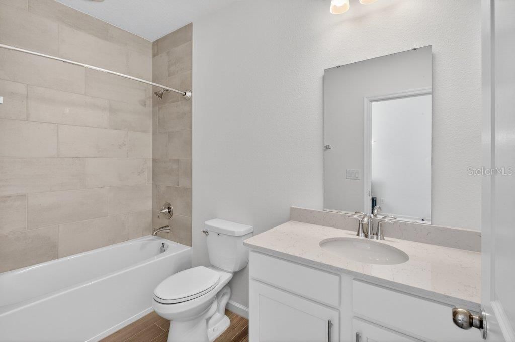 En Venta: $447,500 (4 camas, 3 baños, 2027 Pies cuadrados)