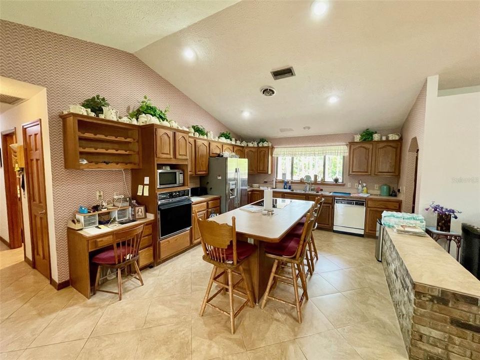 For Sale: $785,000 (4 beds, 2 baths, 2194 Square Feet)