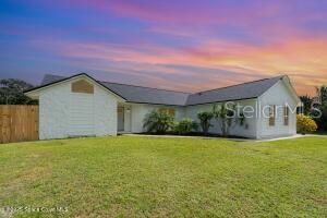 Recently Sold: $315,000 (3 beds, 2 baths, 1466 Square Feet)