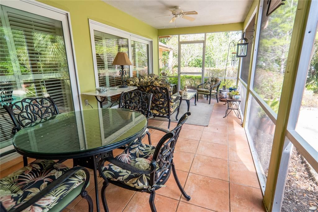 Activo con contrato: $554,800 (4 camas, 2 baños, 2113 Pies cuadrados)