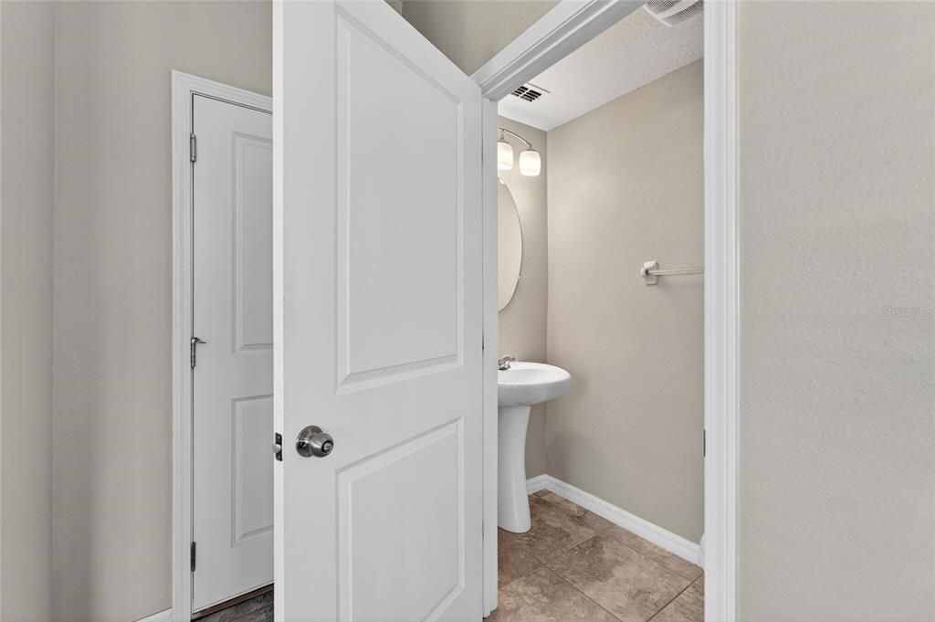 For Sale: $239,000 (2 beds, 2 baths, 1548 Square Feet)