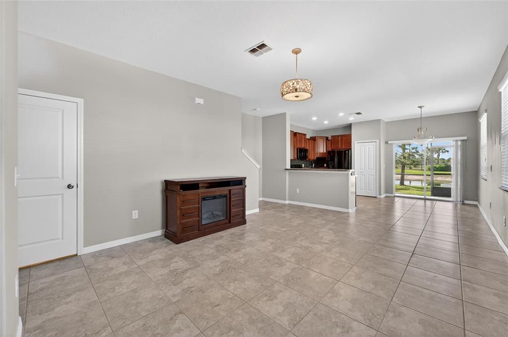 For Sale: $239,000 (2 beds, 2 baths, 1548 Square Feet)