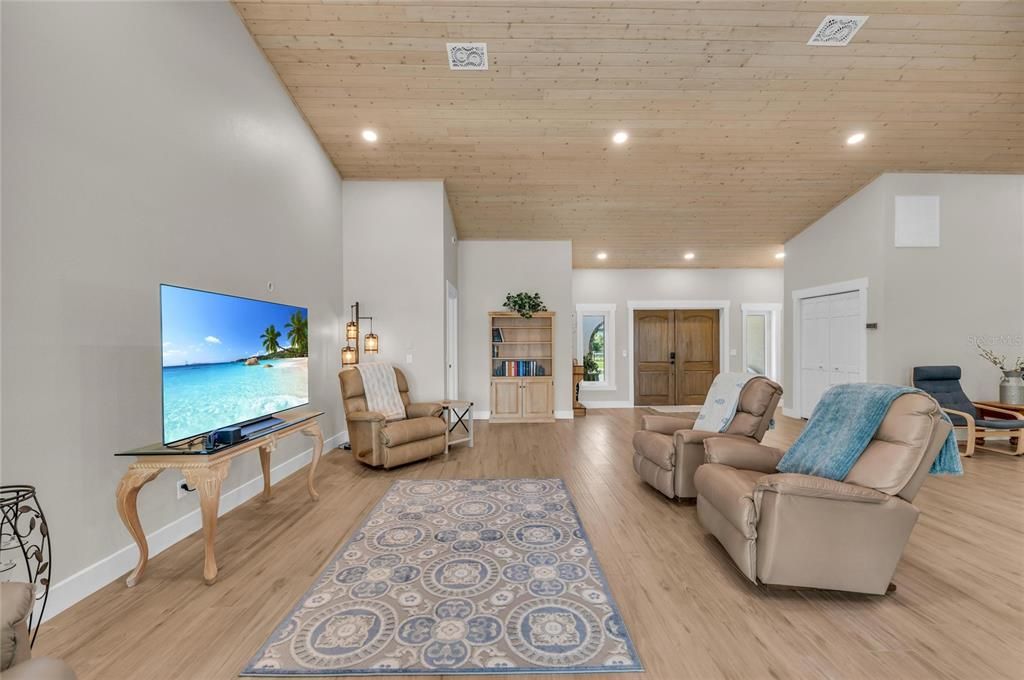 На продажу: $2,499,999 (5 спален, 3 ванн, 4495 Квадратных фут)