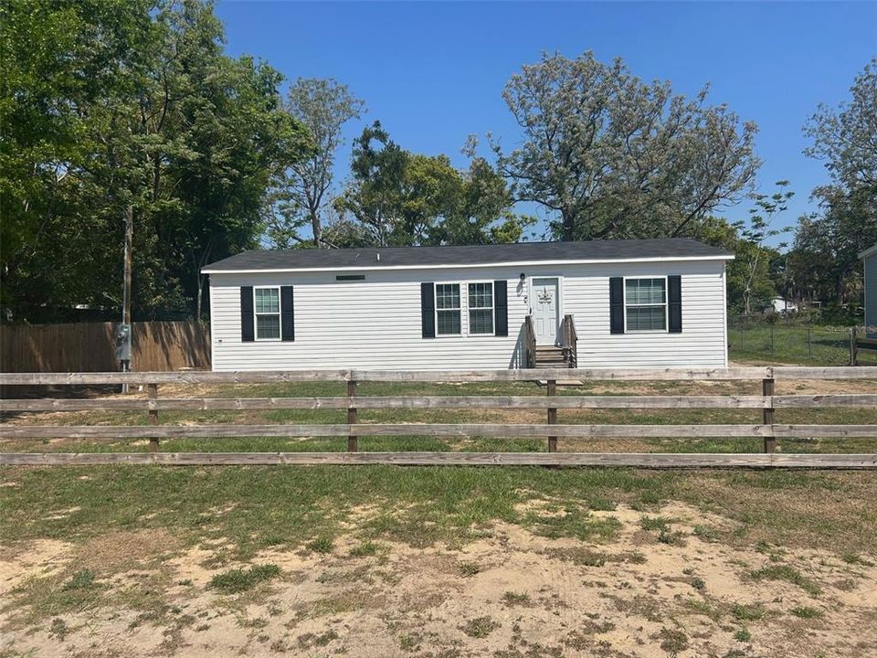 For Sale: $249,900 (3 beds, 2 baths, 1248 Square Feet)