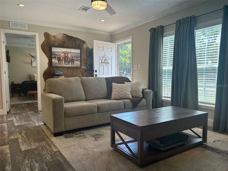 For Sale: $249,900 (3 beds, 2 baths, 1248 Square Feet)