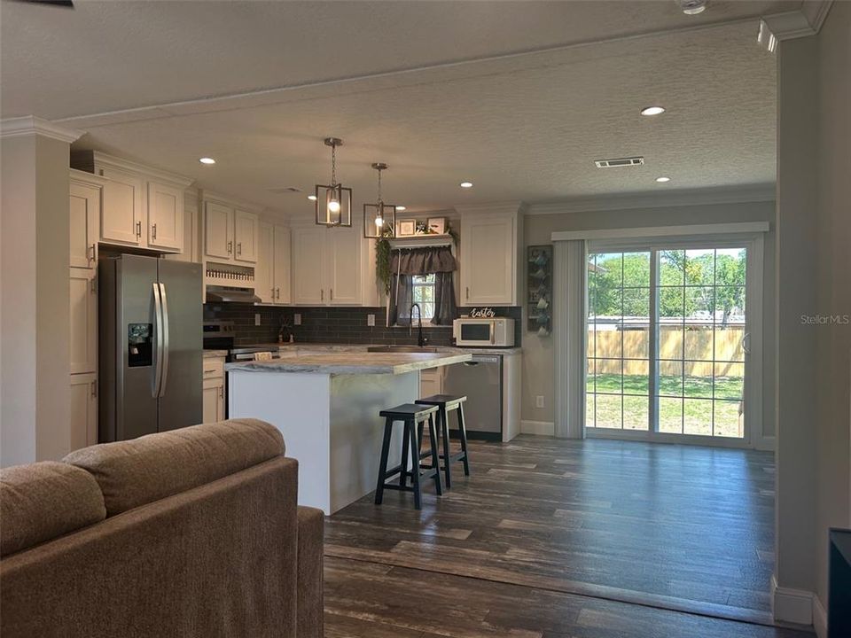 For Sale: $249,900 (3 beds, 2 baths, 1248 Square Feet)