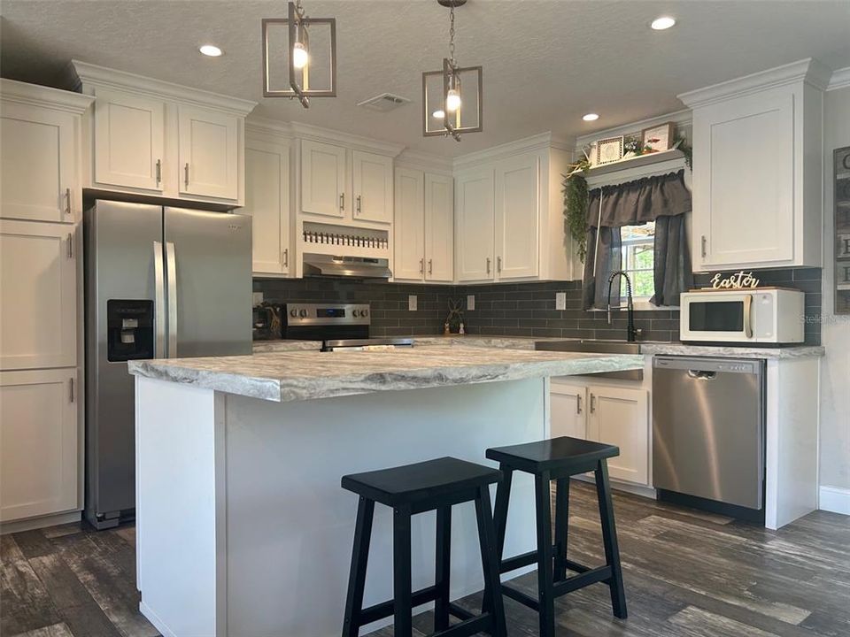 For Sale: $249,900 (3 beds, 2 baths, 1248 Square Feet)