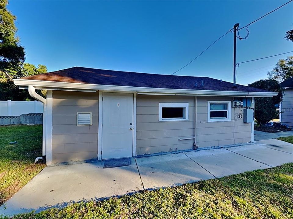 Recently Rented: $1,099 (1 beds, 1 baths, 650 Square Feet)