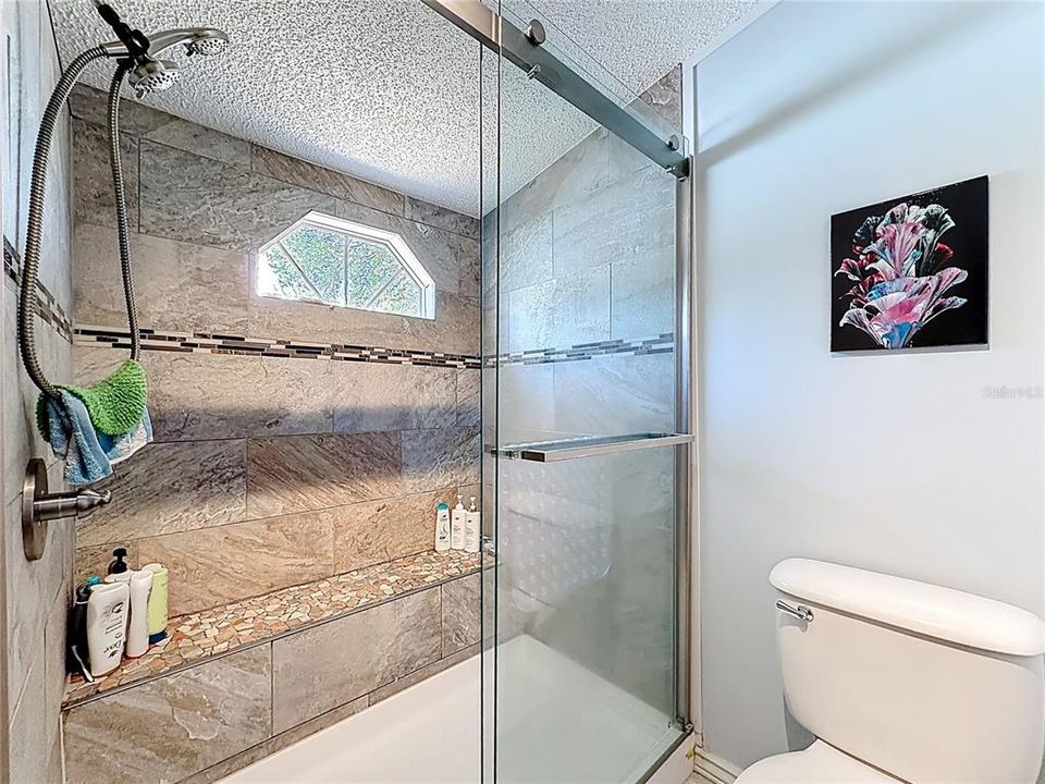 En Venta: $265,000 (3 camas, 3 baños, 1728 Pies cuadrados)
