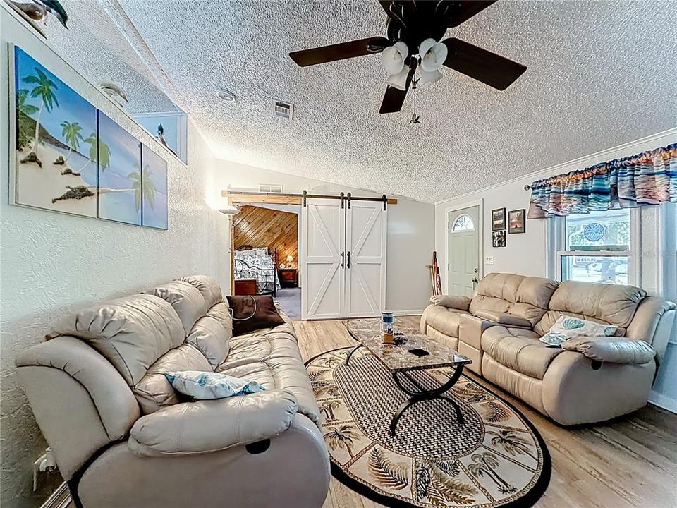 En Venta: $265,000 (3 camas, 3 baños, 1728 Pies cuadrados)