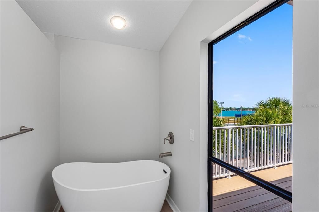 For Sale: $599,000 (3 beds, 2 baths, 2130 Square Feet)